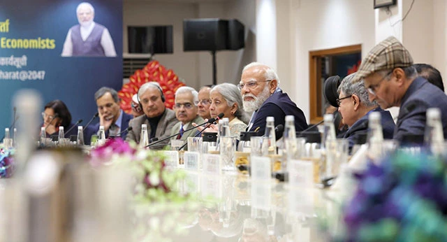 पीएम मोदी की सचिवों के साथ अहम बैठक, 2047 विकसित भारत लक्ष्य पर मंथन