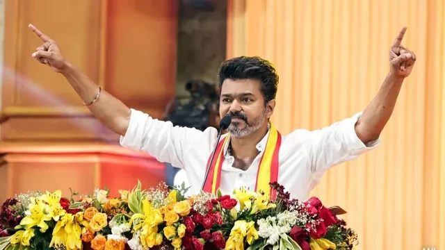 तमिलनाडु की राजनीति में भूचाल: AIADMK के तीन पूर्व मंत्री TVK में शामिल