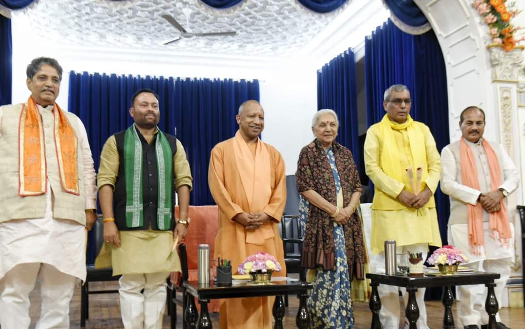 योगी कैबिनेट का विस्तार! ओपी राजभर-दारा सिंह, अनिल कुमार, सुनील शर्मा ने ली शपत