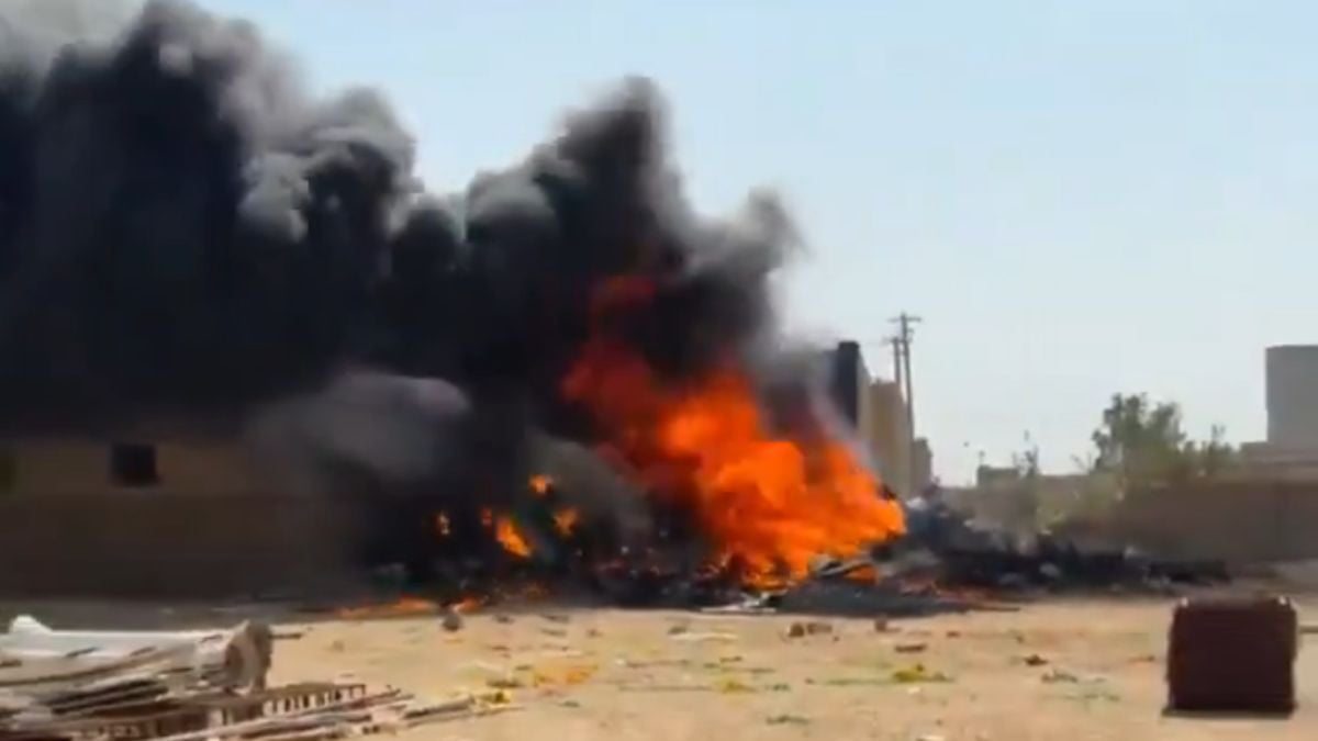 जैसलमेर में भारतीय वायुसेना का लड़ाकू विमान तेजस दुर्घटनाग्रस्त, पायलट सुरक्षित