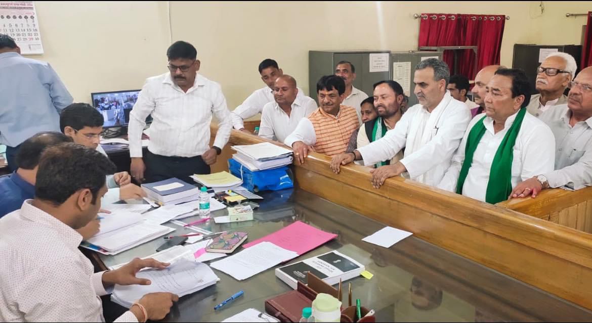 मुज़फ्फरनगर: सांसद संजीव बालियान के नामांकन में पहुंचे डिप्टी सीएम पाठक