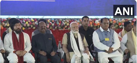 हमने विकास के लिए पैसा भेजा, लेकिन टीएमसी ने अपने खास लोगों को बांट दिए: पीएम मोदी