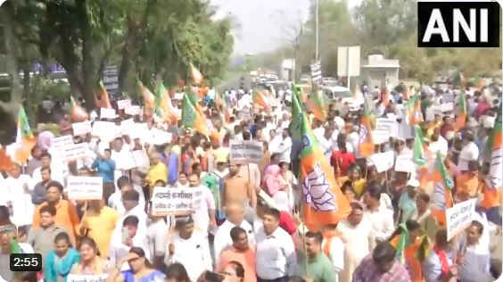 केजरीवाल के मुख्यमंत्री पद से इस्तीफे की मांग को लेकर भाजपा का प्रदर्शन