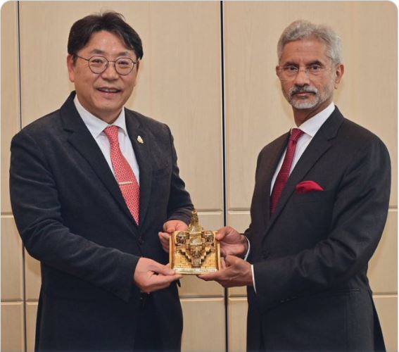 भारत-द.कोरिया: डॉ जयशंकर की कारोबारियों से मुलाकात, गिम्हे का दौरा भी किया