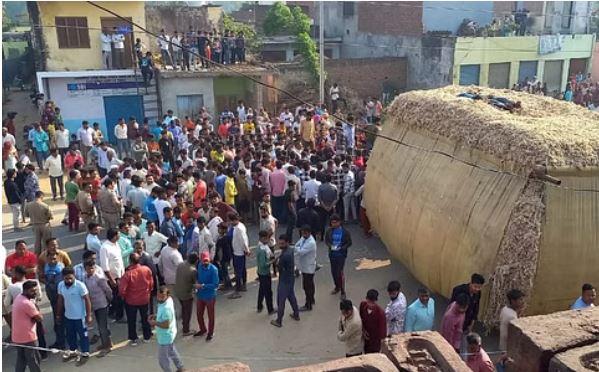 मुजफ्फरनगर: ट्रैक्टर-ट्रॉली में पड़े मिले दो सगे भाइयों के शव, मचा कोहराम