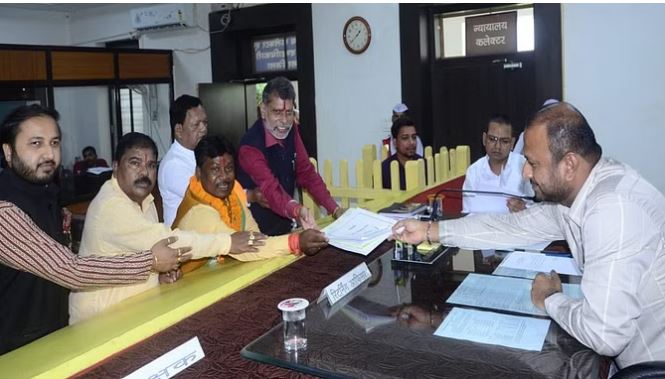 बस्तर से भाजपा प्रत्याशी महेश कश्यप ने दाखिल किया नामांकन