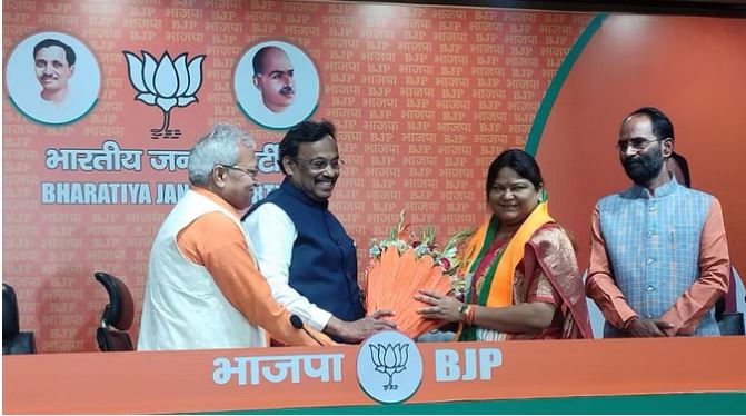 झामुमो छोड़कर भाजपा में शामिल हुईं हेमंत सोरेन की भाभी