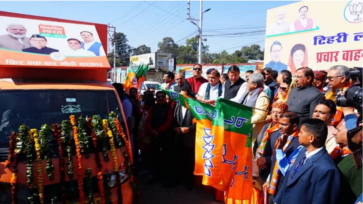 उत्तराखंड: दो दिवसीय दौरे पर पहुंचे दुष्यंत गौतम, प्रचार वीडियो वैन को हरी झंडी दिखाकर किया रवाना