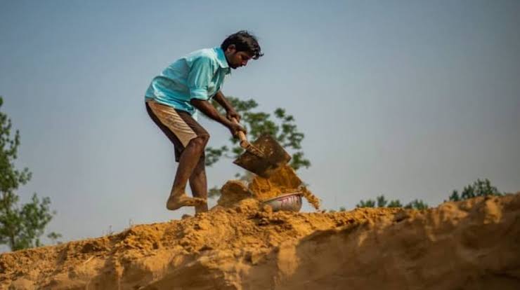 केंद्र सरकार ने मनरेगा से जुड़े संशोधन का नोटिफिकेशन जारी किया, बढ़ेगी मजदूरी