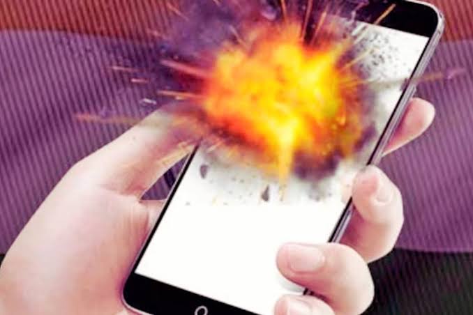 मेरठ में मोबाइल फटने से दर्दनाक हादसा, चार बच्चों की मौत, पति-पत्नी घायल