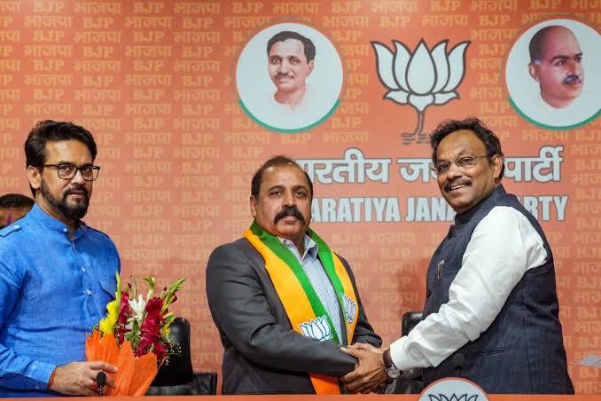 वायुसेना के पूर्व प्रमुख आरकेएस भदौरिया भाजपा में शामिल
