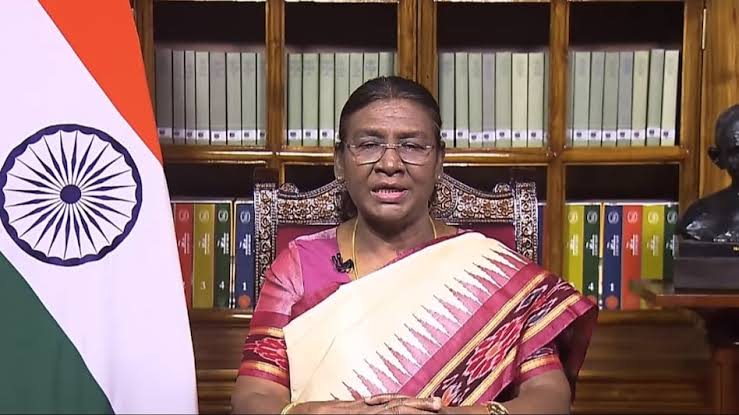 होली लोगों के बीच प्रेम, एकता व भाईचारे को बढ़ावा देती है: राष्ट्रपति मुर्मू