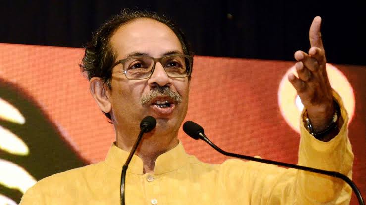 अपमान हो रहा है तो हमसे जुड़ें, हम आपकी जीत सुनिश्चित करेंगे: उद्धव ने गडकरी से कहा