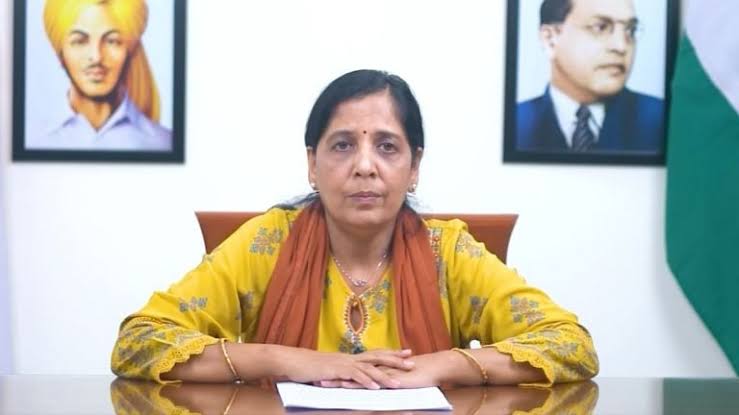 छापे में न पैसा मिला, न सबूत; केजरीवाल 28 मार्च को कोर्ट में करेंगे खुलासा: पत्नी सुनीता