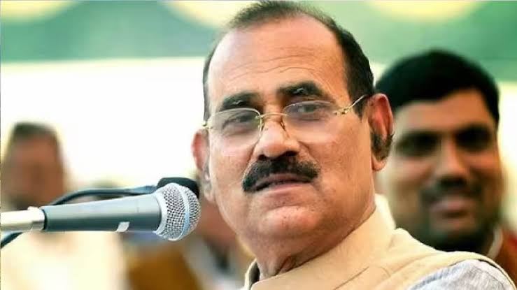 पूर्व विधायक विजय मिश्रा के कुनबे की 113 करोड़ की संपत्ति कुर्क