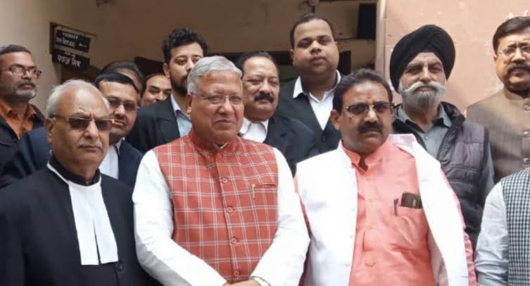 बीजेपी सांसद राजेंद्र अग्रवाल ने 12 साल पहले रोकी थी ट्रेन, अब मिली कोर्ट से सजा
