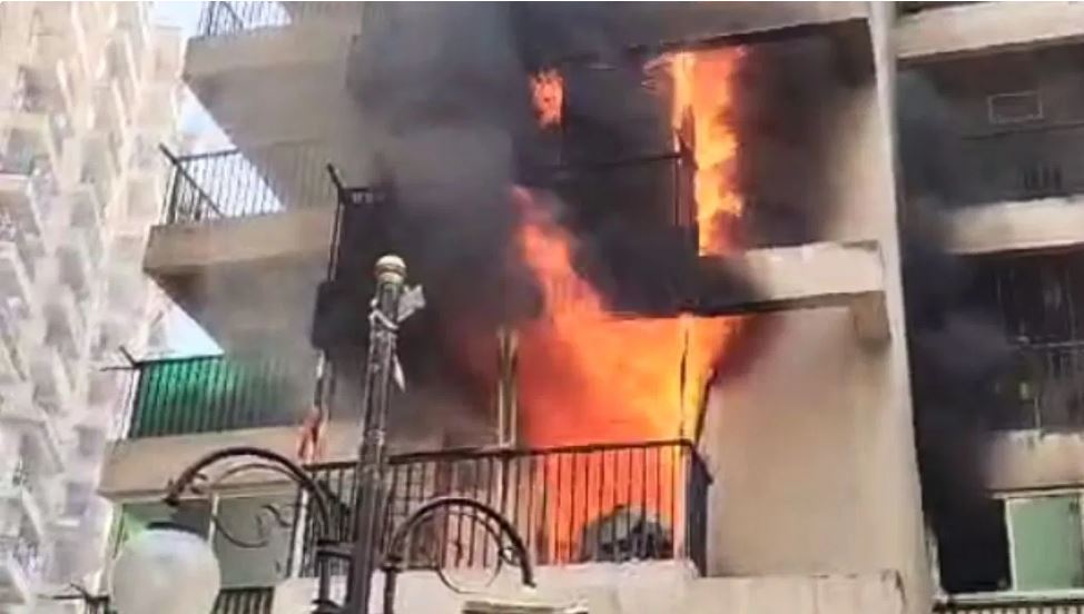 ग्रेटर नोएडा: गौर सिटी-2 के 16th एवेन्यू में लगी आग