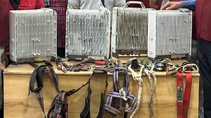 मोबाइल नेटवर्क पर डाका: देशभर में टावरों से गायब किए करोड़ों के उपकरण