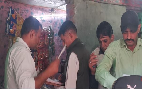 हांसी: रिश्वत लेते हुए नगर परिषद के गृह कर शाखा इंचार्ज व दुकानदार गिरफ्तार