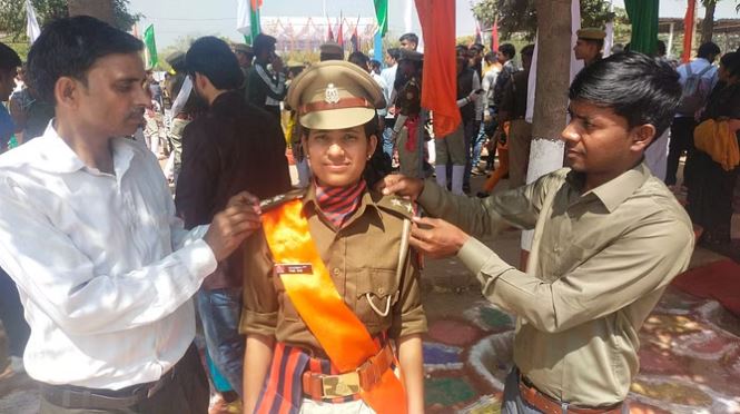 मेरठ: प्रदेश को मिलीं 729 महिला दरोगा, कंधे पर सितारे लगाए तो खुशी से भर आईं आंखें