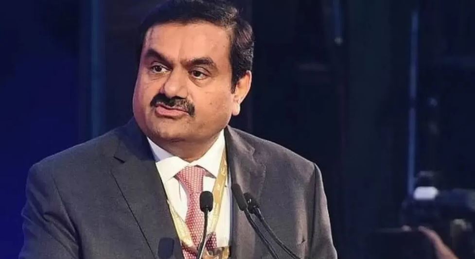 एससी से अडानी की इस कंपनी को लगा तगड़ा झटका, 1300 करोड़ का है मामला