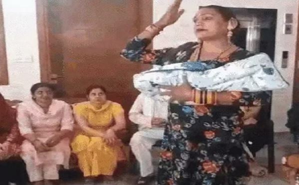 रेवाड़ी: पोता होने की खुशी में दादा का बड़ा एलान; किन्नरों को दिया 100 गज का प्लॉट