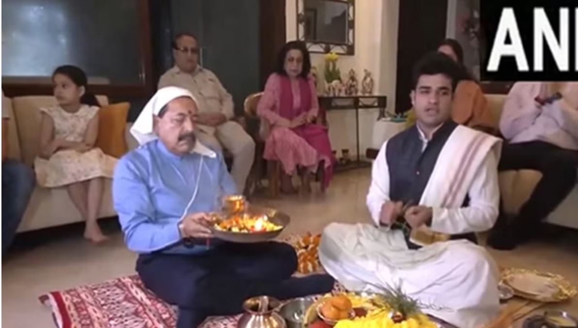 लोकसभा चुनाव: भाजपा उम्मीदवार जितेंद्र सिंह नामांकन भरने पहुंचे कठुआ