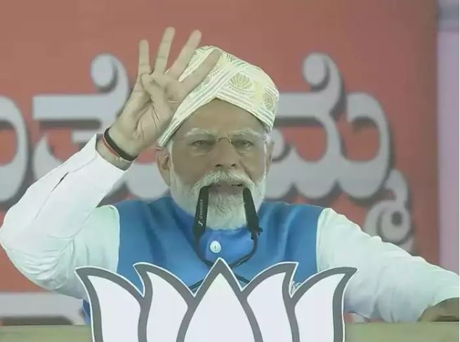 कांग्रेस कितने भी कपड़े बदले, करतूतें नहीं बदलतीं: कलबुर्गी में बोले पीएम मोदी