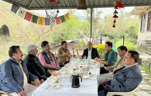 मंडी के पंडोह में पकी सियासी खिचड़ी, बागी बढ़ा सकते हैं भाजपा की मुश्किलें