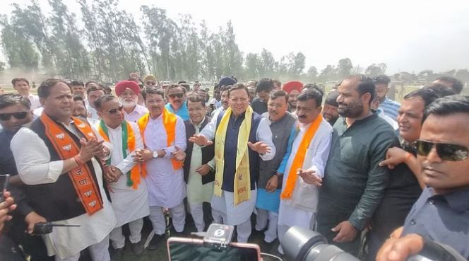 रुद्रपुर पहुंचे सीएम पुष्कर सिंह धामी, पीएम की रैली स्थल का किया निरीक्षण