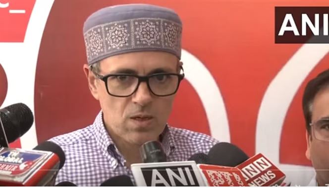 विधानसभा में देरी पर बोले उमर- जनता को सत्ता नहीं सौंपना चाहता प्रशासन