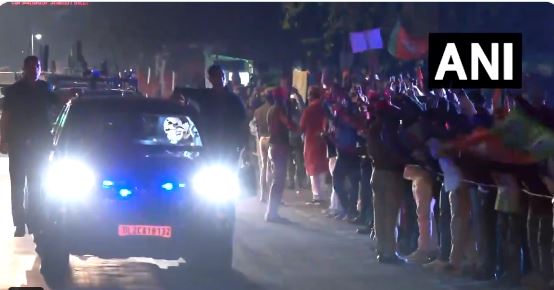 काशी विश्वनाथ धाम में बाबा का आशीर्वाद लेकर निकले पीएम मोदी