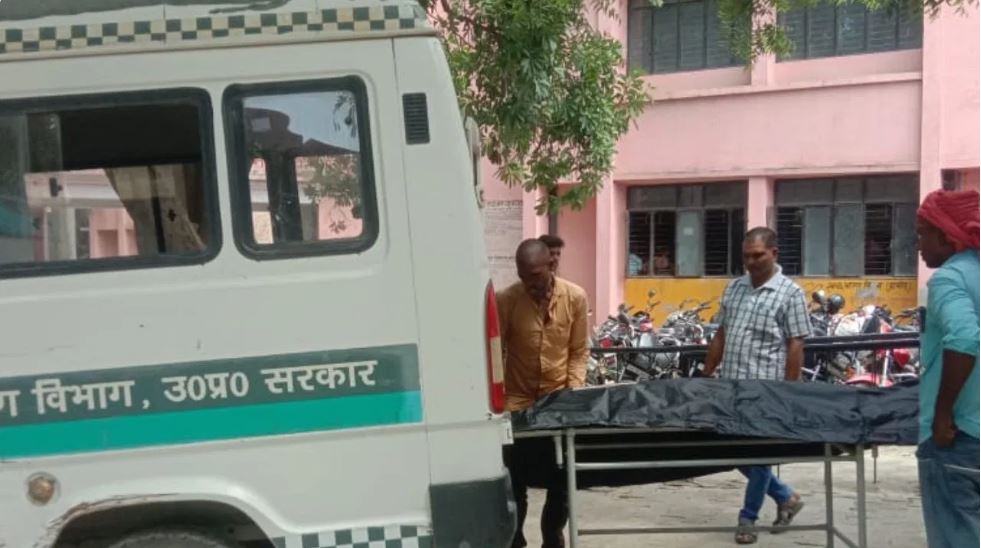 कौशाम्बी: हाईटेंशन से टच हुआ डीजे, दो सगे भाइयों समेत 3 की मौत