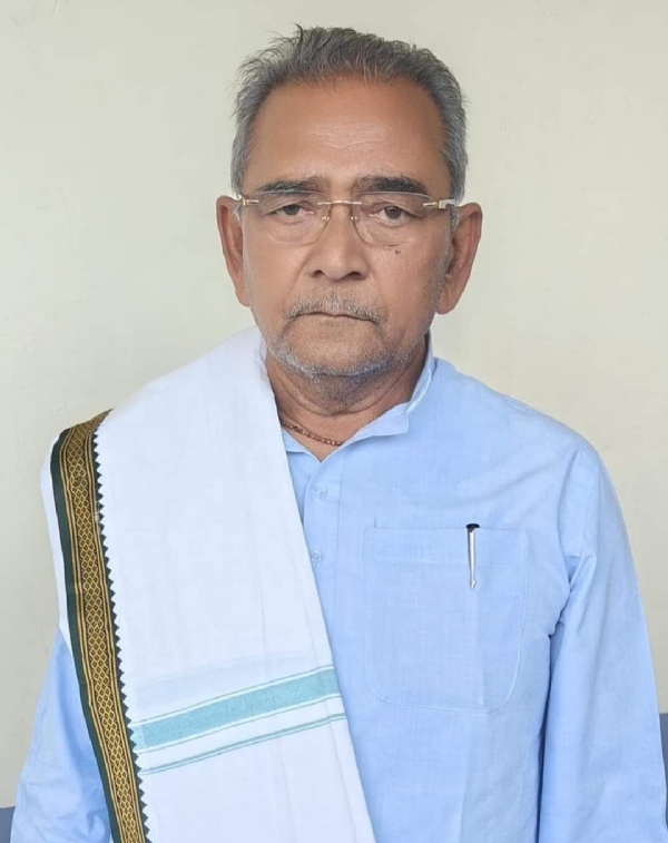 गाजीपुर: स्कूल में पढ़ाते समय बीजेपी से टिकट मिला तो चौंक गए पारसनाथ