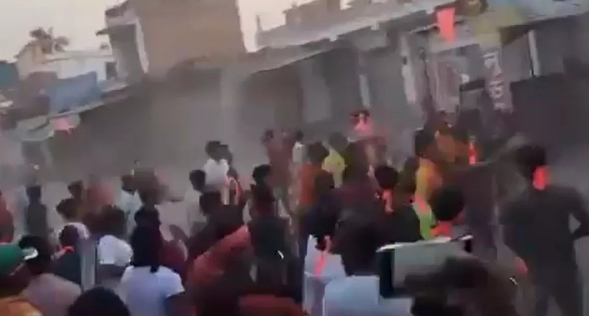 बंगाल में रामनवमी शोभायात्रा के दौरान हिंसा, छत से पथराव; 20 लोग घायल