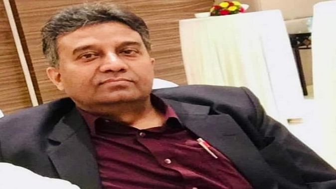 दिल्ली: पूर्व निगम पार्षद के पति ने ट्रेन के आगे कूदकर जान दी