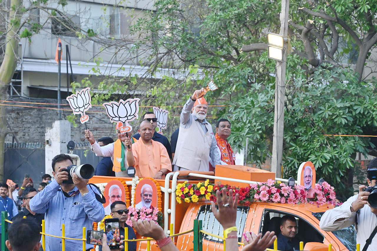 गाजियाबाद में गूंजा अबकी बार 400 के पार, 47 मिनट तक चला पीएम मोदी का रोड शो