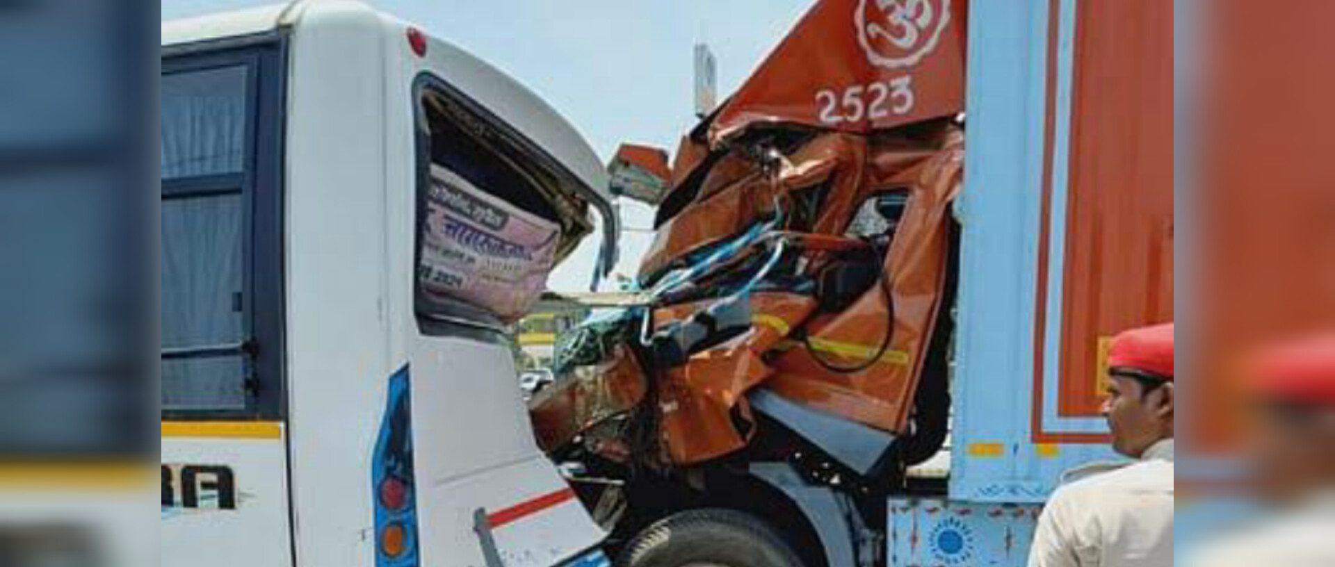 चुनाव ड्यूटी पर जा रहे सुरक्षा बलों की बस में ट्रक ने मारी टक्कर; तीन की मौत, 12 घायल