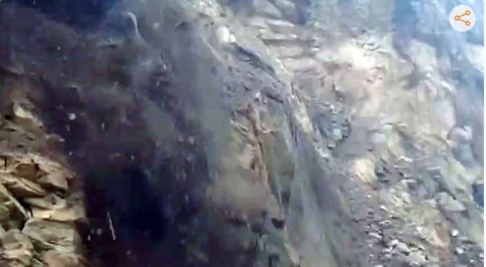 अरुणाचल प्रदेश में भारी भूस्खलन, चीन सीमा को जोड़ने वाला राजमार्ग बहा