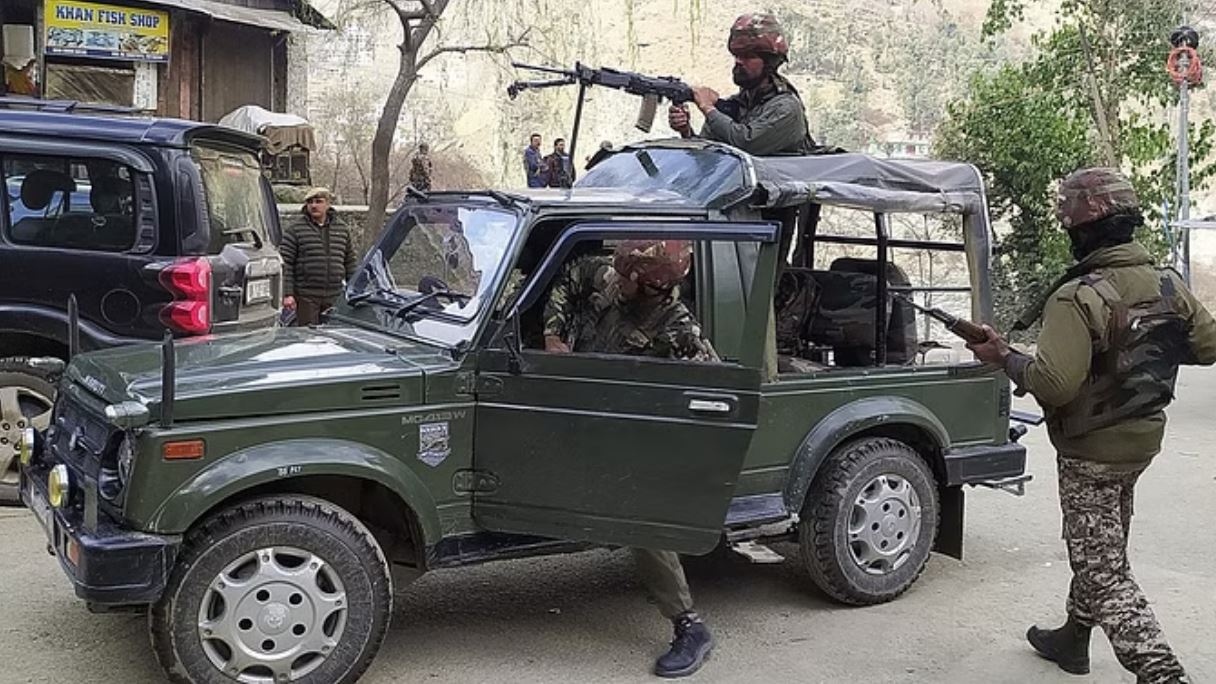 आतंकी नेटवर्क का भंडाफोड़: पुंछ में हेड मास्टर गिरफ्तार, दहशतगर्दों के लिए कर रहा था काम