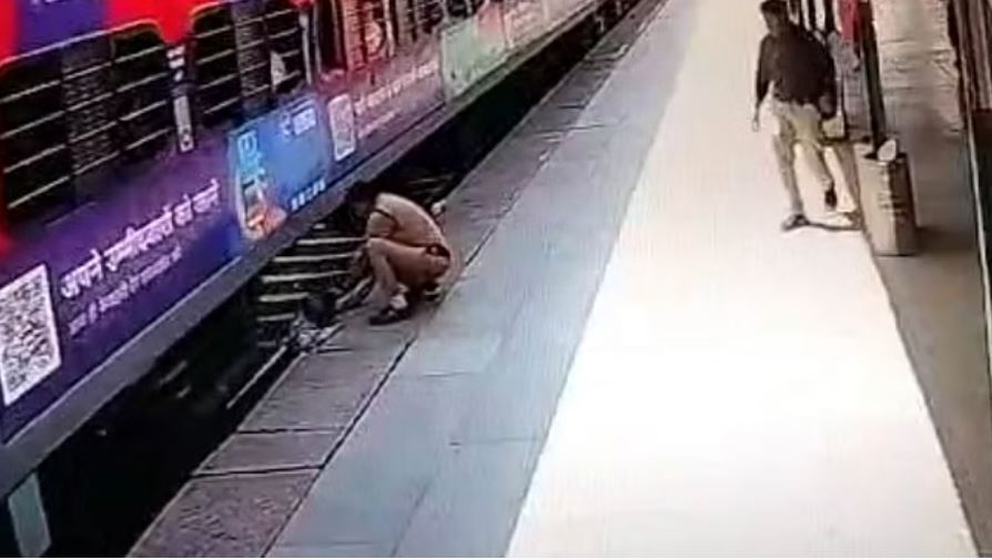 लक्सर: चलती ट्रेन में चढ़ते समय गिरा युवक, जान पर खेलकर महिला कांस्टेबल ने बचाई जान