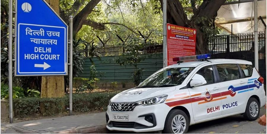 पीएम मोदी के चुनाव लड़ने पर रोक की मांग वाली याचिका खारिज