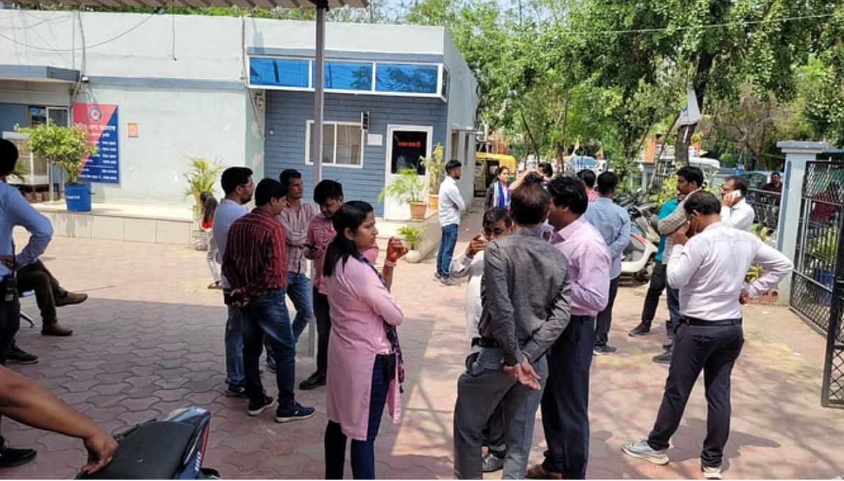 इंदौर: नर्मदा लाइन चेक करने गए नगर निगम अफसर और लाइनमैन की पिटाई