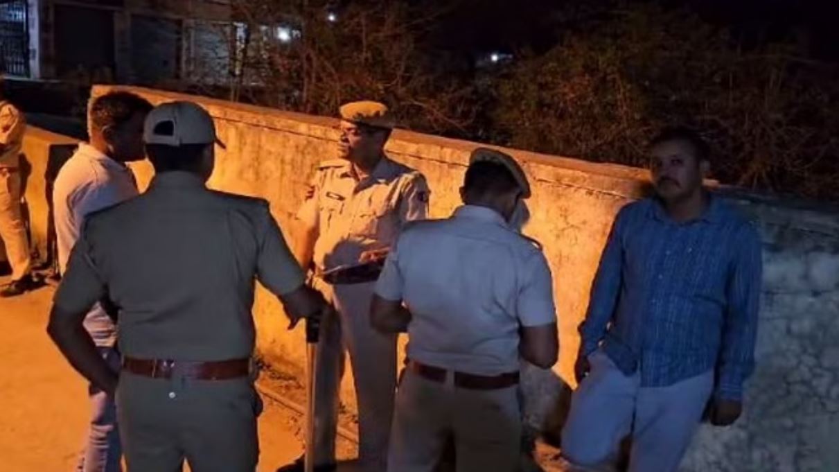 थ्रेशर ले जाने के लिए रास्ते को लेकर भाइयों में हुआ विवाद, एक भाई ने गंवाई जान