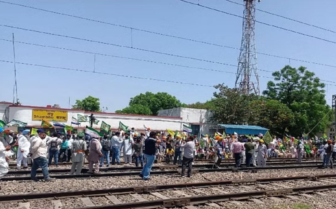 किसानों का रेल रोको आंदोलन: अंबाला-लुधियाना रेल खंड बंद