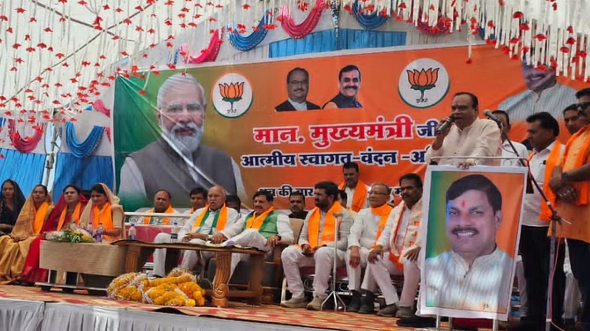 कमलनाथ के पास इतना पैसा है कि पूरे गांव को हेलीकॉप्टर बांट सकते हैं: मोहन यादव