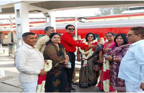 भाजपा महिला मोर्चा प्रदेश उपाध्यक्ष रीता शास्त्री पहुंची अलीगढ़, कार्यकर्ताओं ने किया स्वागत