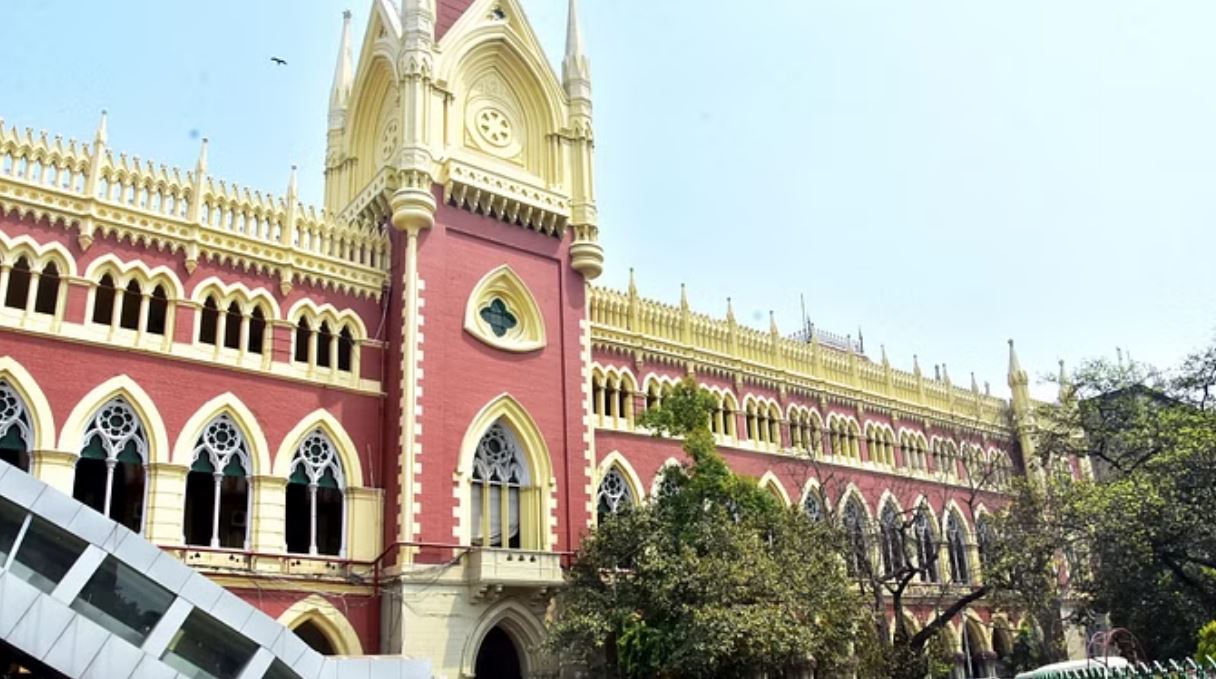 बंगाल: नौकरी गंवाने की आशंका से जूझ रहे 19000 लोग पात्र, 5300 नियुक्तियां संदिग्ध