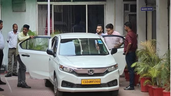 कोर्ट ने पूर्व आईएएस अधिकारी अनिल टुटेजा को एक दिन की न्यायिक हिरासत में भेजा