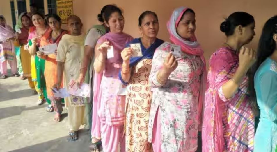 शाम पांच बजे तक उत्तर प्रदेश में सबसे कम वोटिंग, जानें अन्य राज्यों का हाल